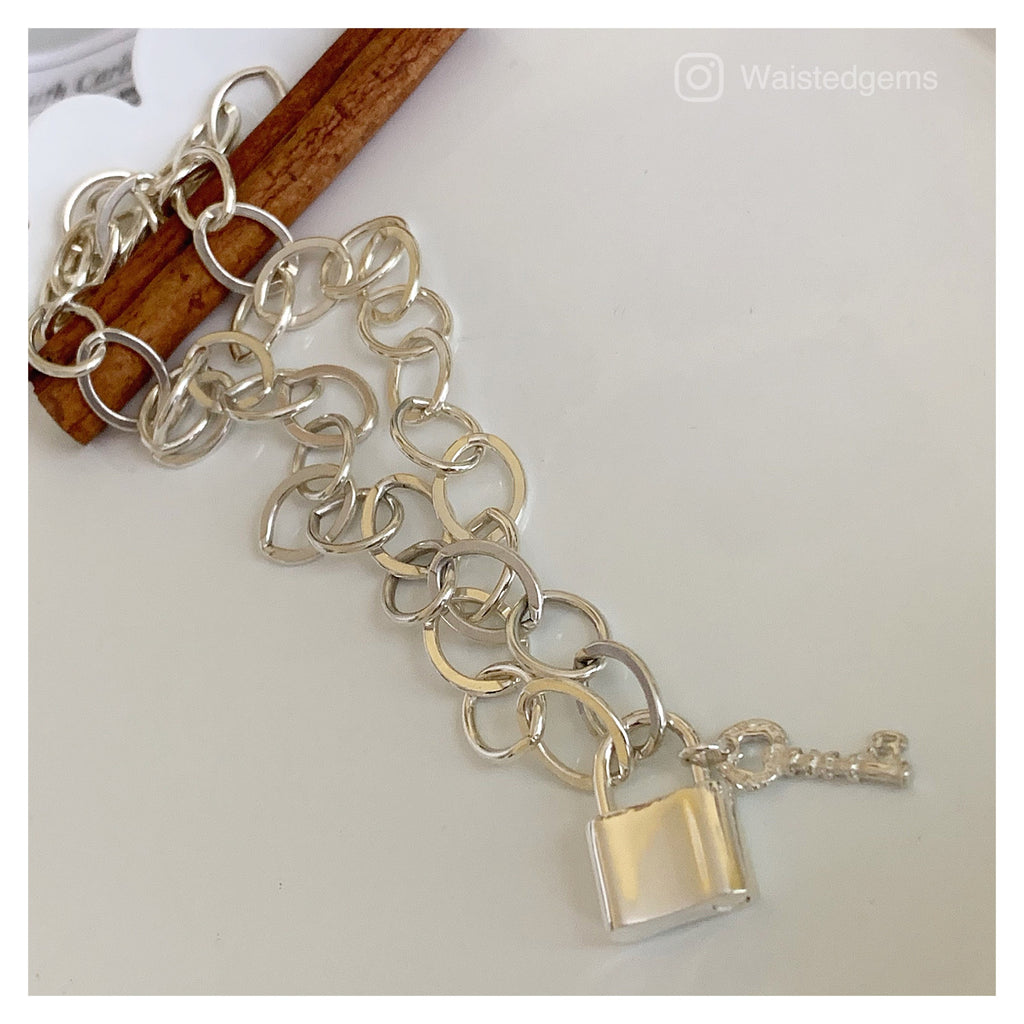 Sterling Silver Padlock Chain Necklace – Chunky Oval Link Detail